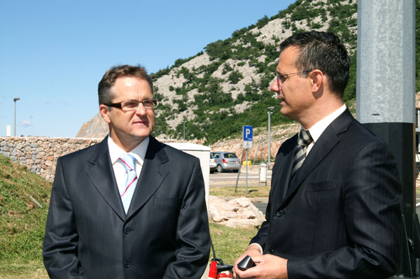 2009. 05. 30. - Ministar Kalmeta pustio u promet obje cjevi tunela Mala Kapela i Sveti Rok